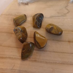 oeil-de-tigre-pierre-roule oeil de tigre pierre roulé