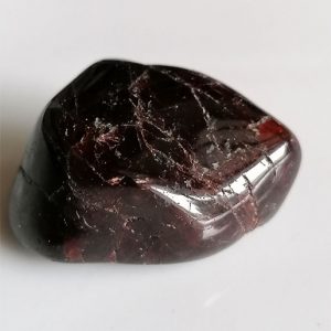 pierre naturelle grenat