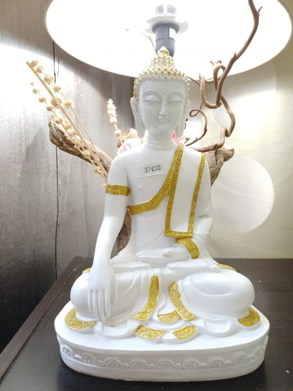statue bouddha doree et blanche statue bouddha dorée et blanche