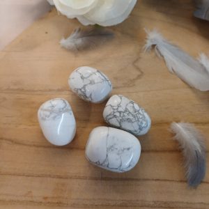 pierre howlite blanche