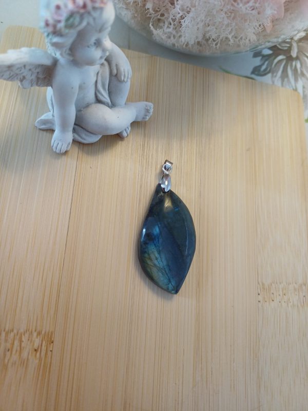 pendentif labradorite en forme de feuille